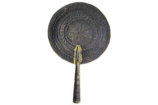 Fan from northern Nigeria - circa 1910 - 1987.232 ©McLean Museum and Art Gallery, Greenock.