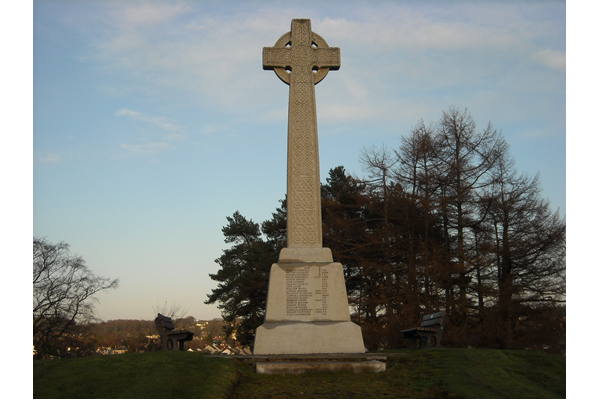 This memorial is located at Lochwinnoch Road, Kilmacolm.