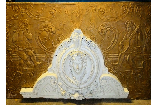 Piece of decorative plasterwork from the Empire Theatre, Clyde Square, Greenock. - 1858-1910 - 1979.7 - © McLean Museum and Art Gallery, Greenock.