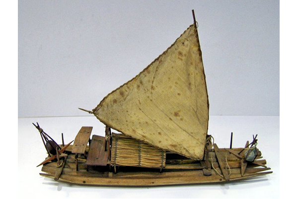 19th century full boat model of a Brazilian fishing raft from Pernambuco, probably made locally in Brazil. - 1987.201 © McLean Museum and Art Gallery, Greenock.