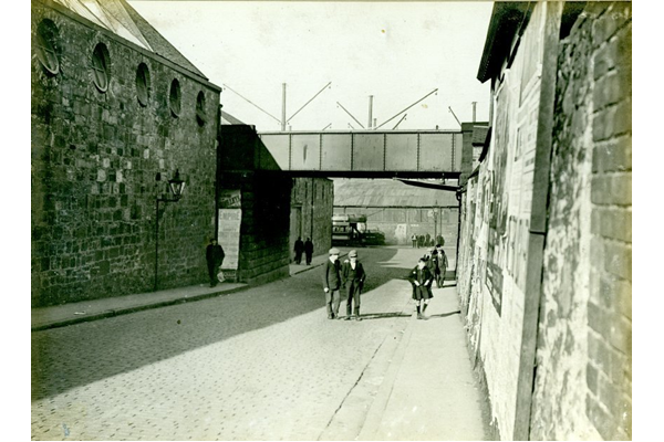 Robert Street, Port Glasgow looking North towards the railway terminus. - 2009.98.21 - © McLean Museum and Art Gallery, Greenock