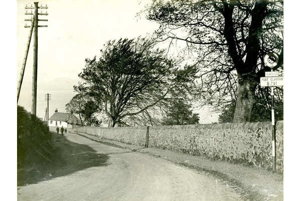 Port Glasgow boundary post on the road leading from Kilmacolm into Port Glasgow. - 2009.98.24 - © McLean Museum and Art Gallery, Greenock