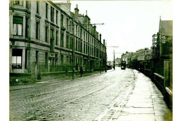 Albert Road, Gourock looking East - 1920s - Photograph on paper - 2009.98.33 - © McLean Museum and Art Gallery, Greenock